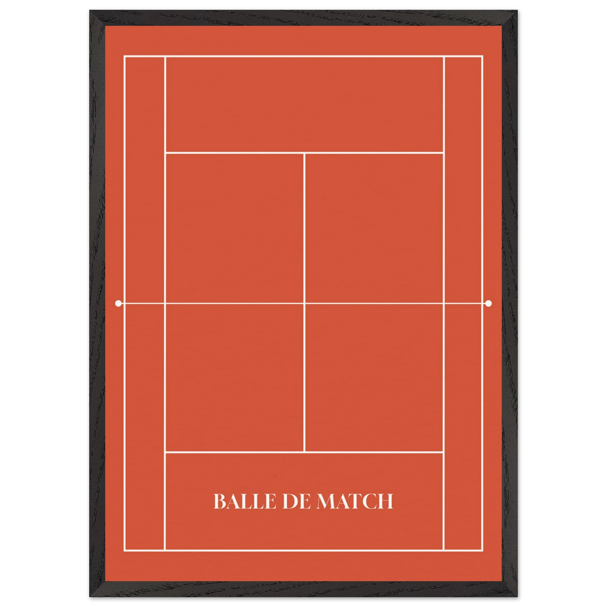 Affiche encadrée Balle de match – terrain de tennis en terre battue avec lignes blanches et typographie centrale – art mural minimaliste signé skøne